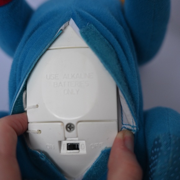 Vtg Disney Baby Donald Duck TOUCH & CRAWL Mattel Plush Toy 12” Tested & Works - Picture 6 of 14